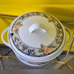 Mikasa Garden Harvest,Stoneware Covered Casserole Dish Sz 9"